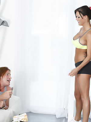 Kinky pornstars Gianna Nicole and Peta Jensen share a stiff rod after training