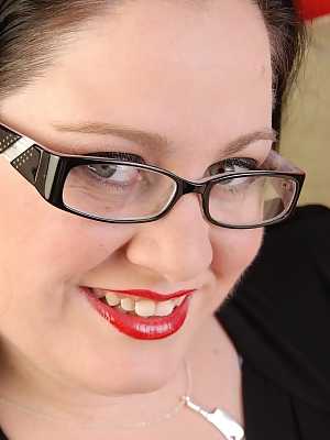 Very fat mature in glasses Glory-Foxxx takes off her black dress