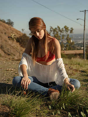 Alluring teen in jeans Gracie Thibble flashes her juicy natural tits outdoors