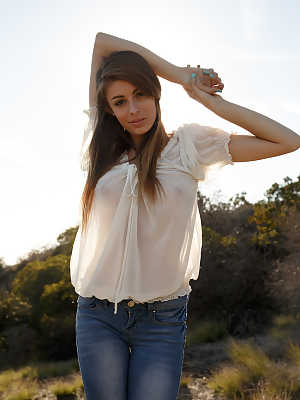 Alluring teen in jeans Gracie Thibble flashes her juicy natural tits outdoors