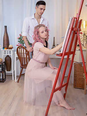 White girl with dyed hair Hanna Rey does anal after sketching at an easel